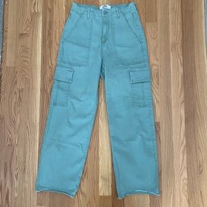 Hollister Ultra High-Rise Straight Utility Pants Size S